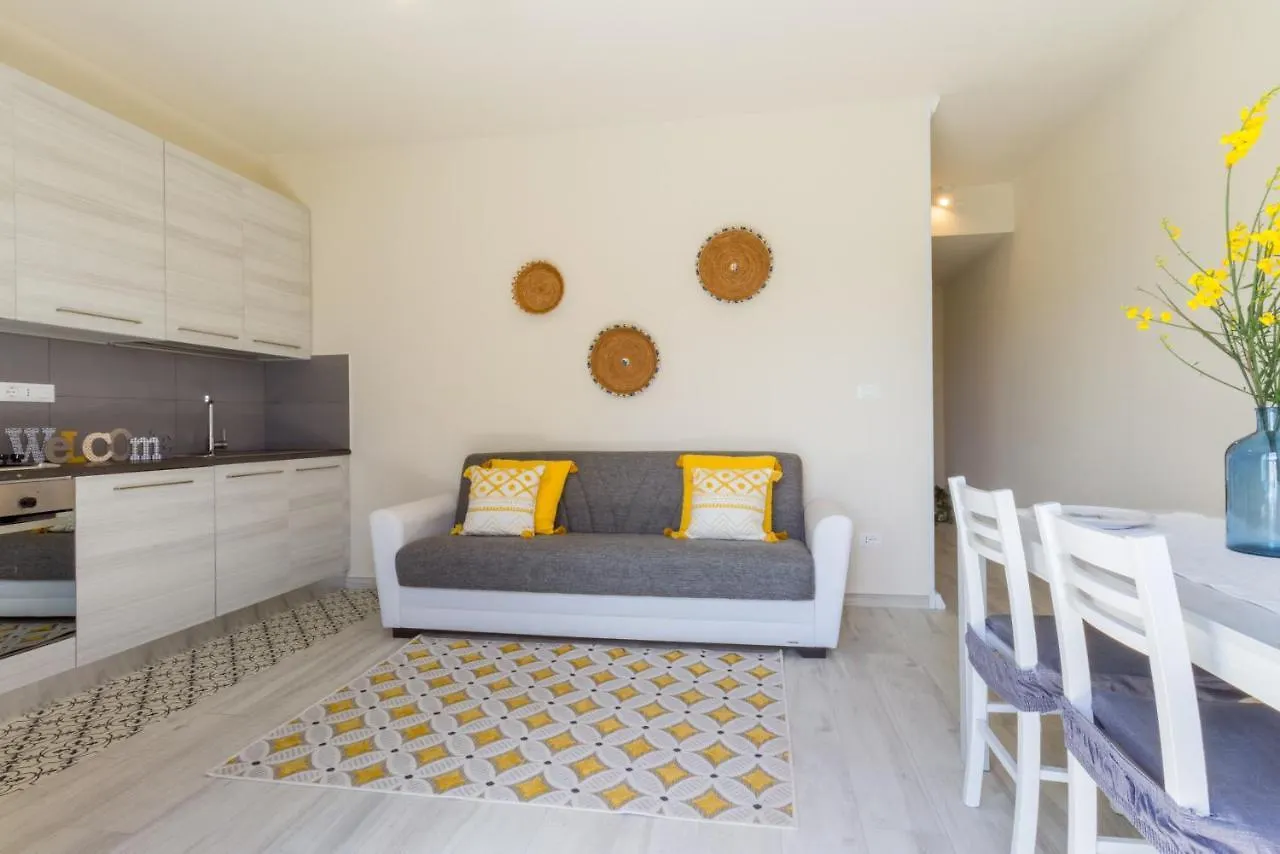לוצוראי 1 - Villa Is Orrosas - Apartments 1 - Sa Crai Apartments Sardinian Experience איטליה