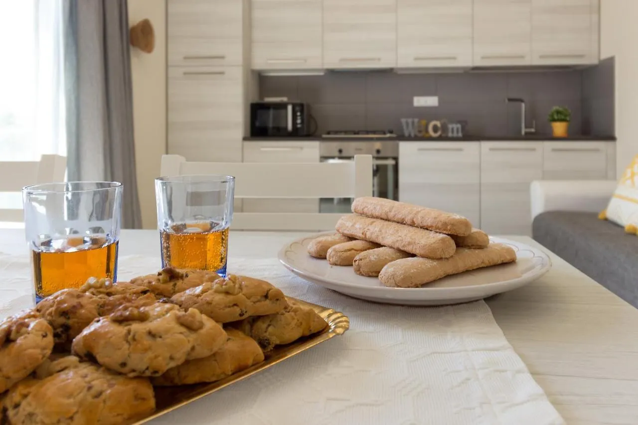 לוצוראי 1 - Villa Is Orrosas - Apartments 1 - Sa Crai Apartments Sardinian Experience 0*,  איטליה